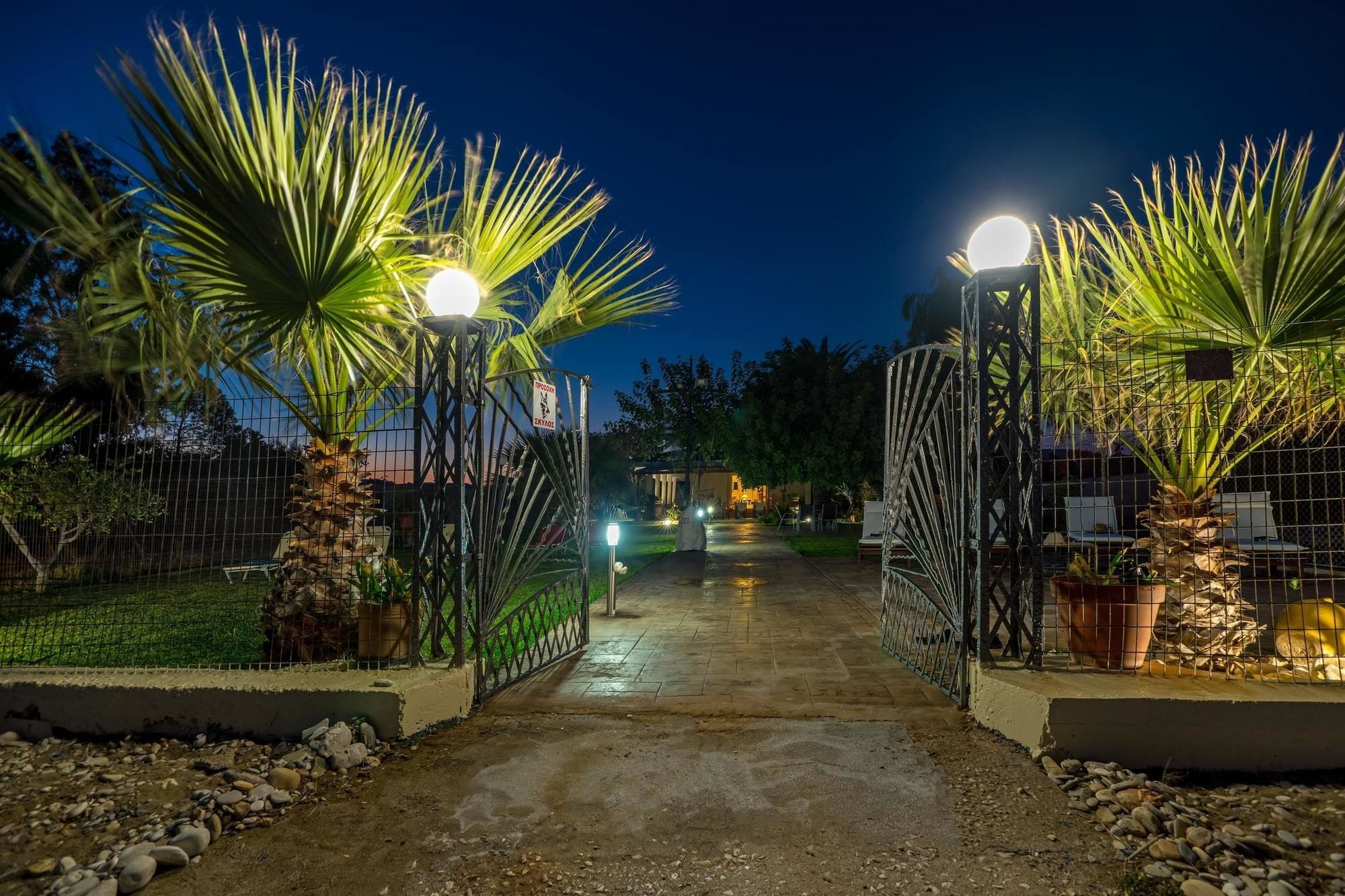 Maria'S Seaside Villa - House With 3 Rooms In Marathon, With Wonderful المظهر الخارجي الصورة
